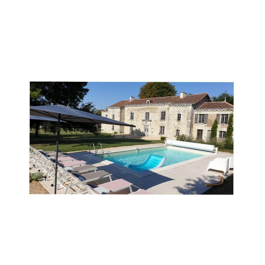 Monts-sur-Guesnes多梅因伯格维尔旅馆住宿加早餐旅馆 外观 照片