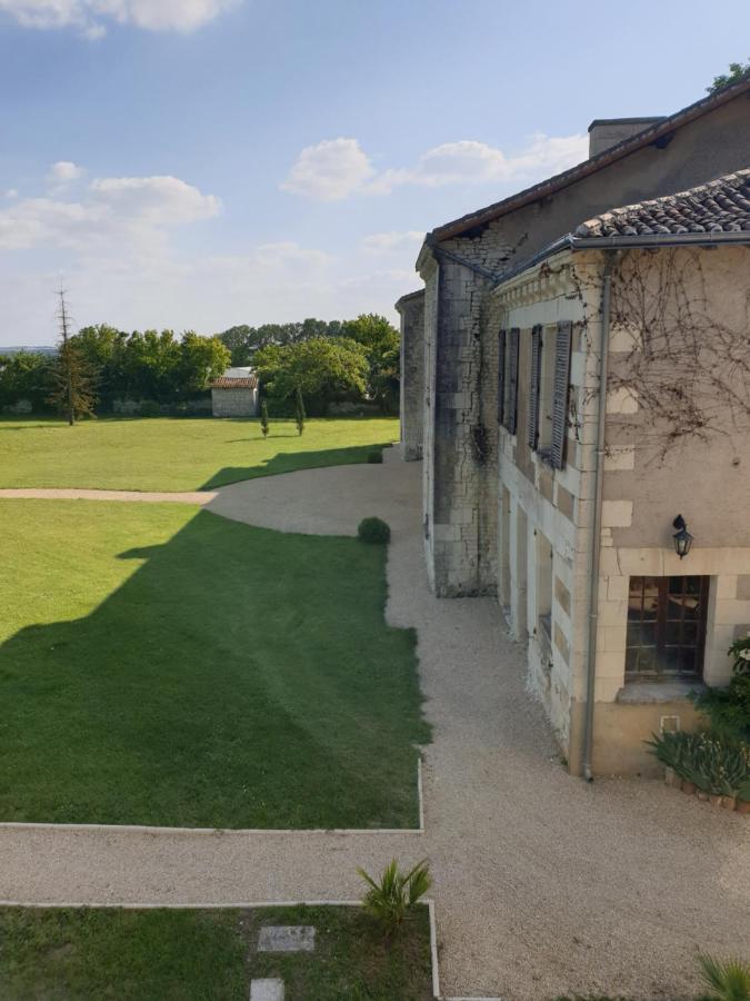 Monts-sur-Guesnes多梅因伯格维尔旅馆住宿加早餐旅馆 外观 照片
