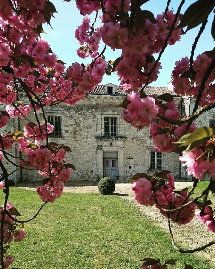 Monts-sur-Guesnes多梅因伯格维尔旅馆住宿加早餐旅馆 外观 照片